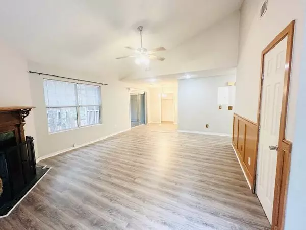 North Charleston, SC 29418,7945 Parklane Ct #E