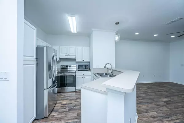 Johns Island, SC 29455,60 Fenwick Hall Aly #213