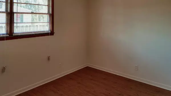 North Charleston, SC 29418,4380 Ross St #A