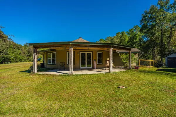 Huger, SC 29450,2718 S Hampton Rd