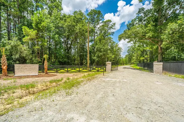 Summerville, SC 29486,559 Southern Acres Ln