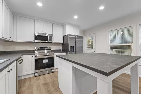 Summerville, SC 29483,192 Dean Dr