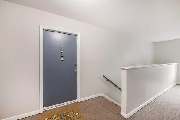 Charleston, SC 29412,1402 Camp Rd #9g