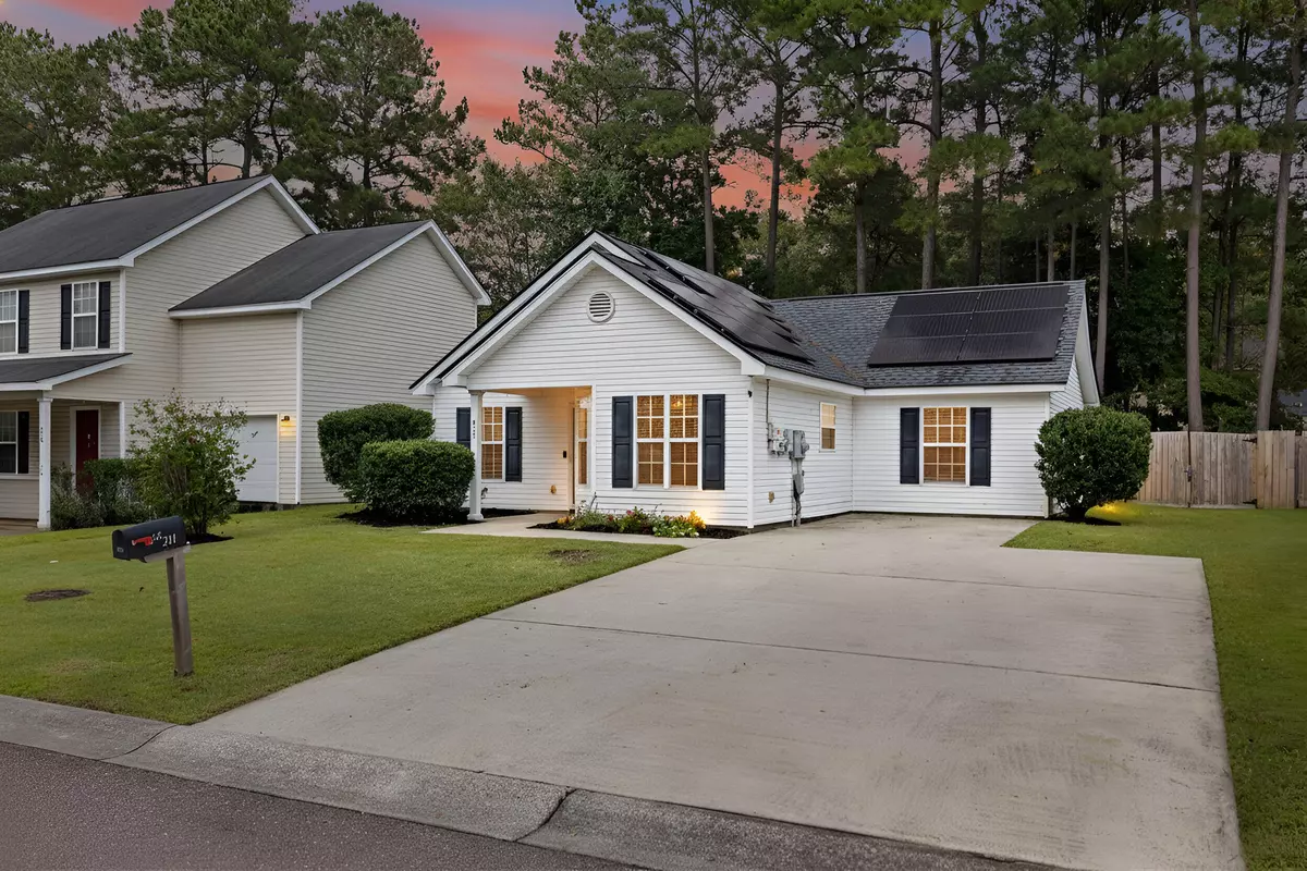 Summerville, SC 29483,211 Bainsbury Ln