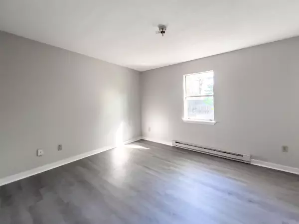 North Charleston, SC 29406,1231 Remount Rd #202