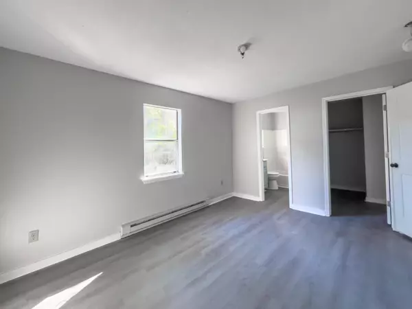 North Charleston, SC 29406,1231 Remount Rd #202