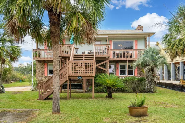 912 W Ashley Ave, Folly Beach, SC 29439
