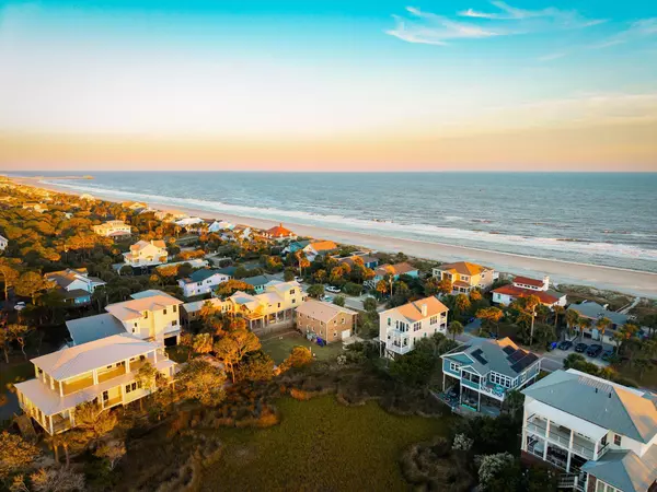 Folly Beach, SC 29439,912 W Ashley Ave