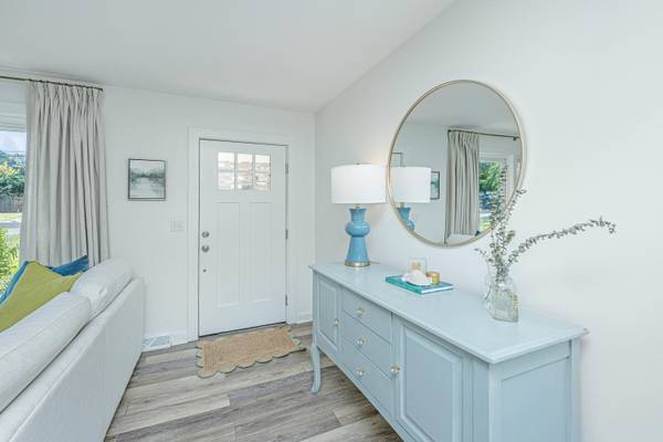 Hanahan, SC 29410,6020 Meadowcliff Ave