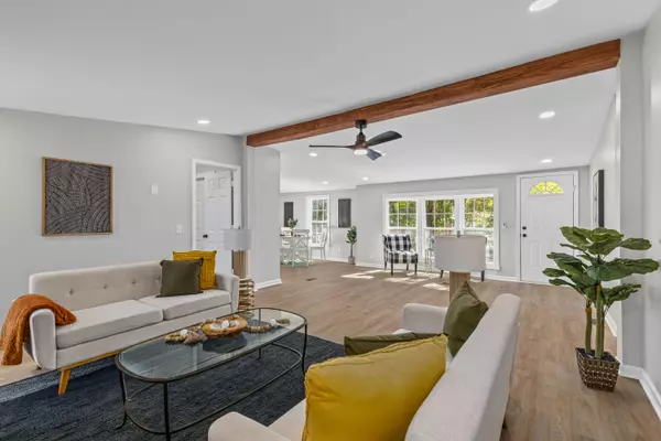 Summerville, SC 29483,334 Glen St