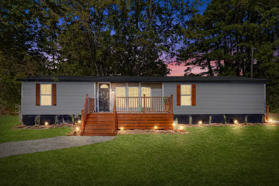 334 Glen St, Summerville, SC 29483