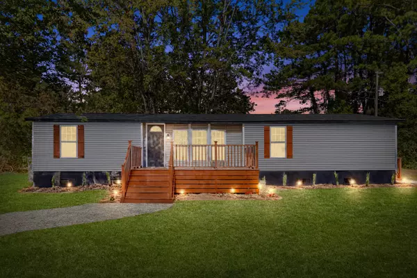 334 Glen St, Summerville, SC 29483