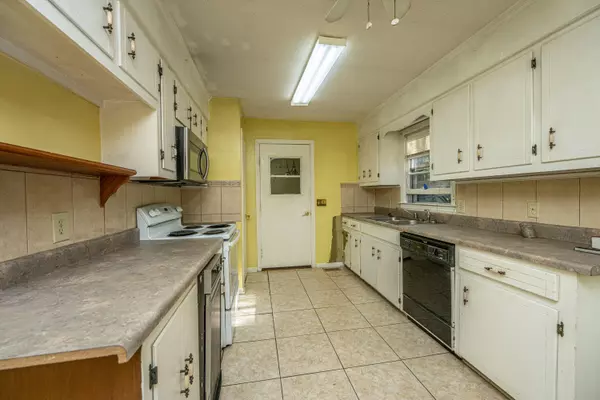 Walterboro, SC 29488,1414 Green Pond Hwy