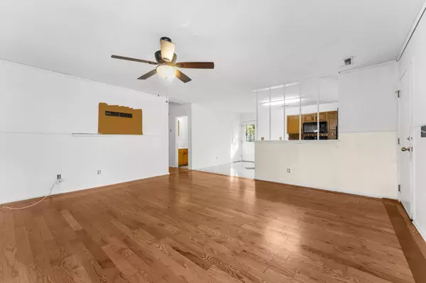 Mount Pleasant, SC 29464,672 Eagle St