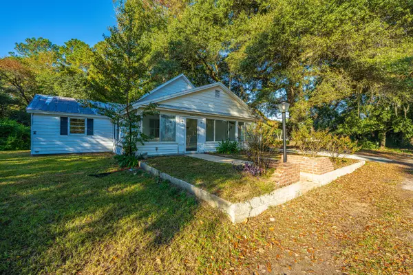 Mcclellanville, SC 29458,1063 S Pinckney St