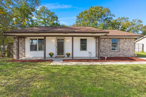 100 Underbrush Ct, Moncks Corner, SC 29461