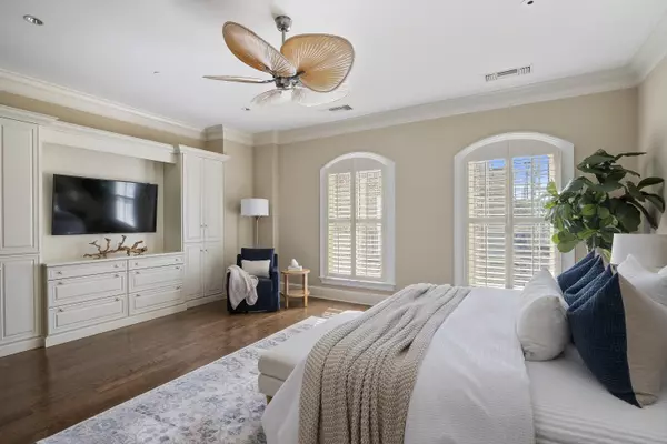 Charleston, SC 29401,1 Vendue Range #L