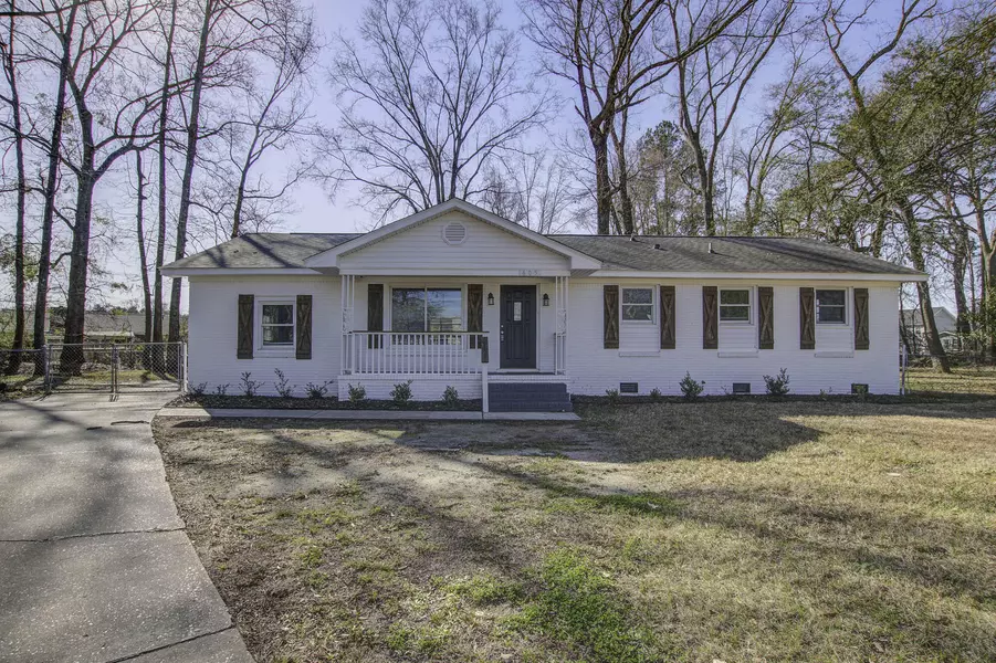 605 Michigan Ct, Ladson, SC 29456