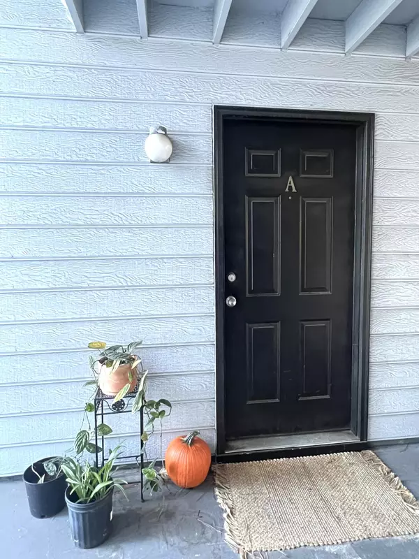 Charleston, SC 29412,21 Rivers Point Row #5a