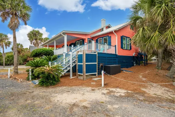 Folly Beach, SC 29439,1120 E Arctic Ave