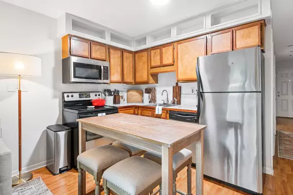 Charleston, SC 29403,40 Bee Street #306