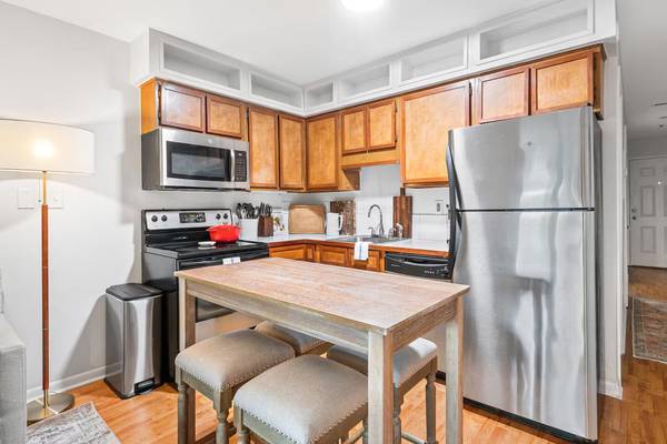 Charleston, SC 29403,40 Bee Street #306