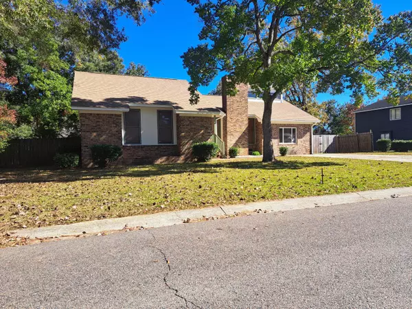 Charleston, SC 29420,8204 Pleasant Ridge Dr