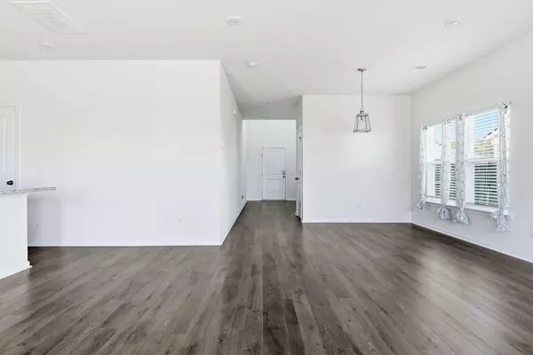 Summerville, SC 29485,340 Pink Azalea St