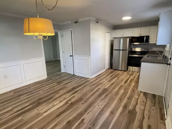 Charleston, SC 29414,415 Parkdale Dr #8f