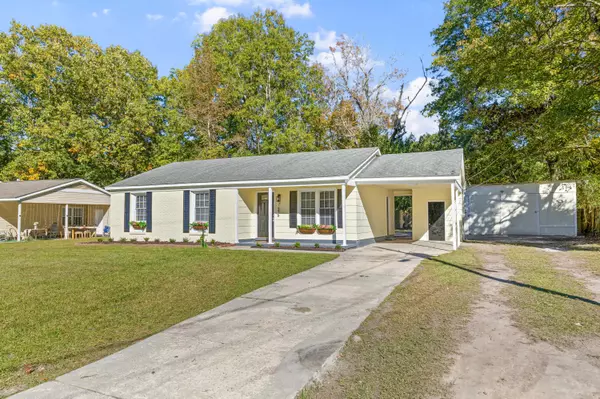 North Charleston, SC 29420,7696 Midwood Dr