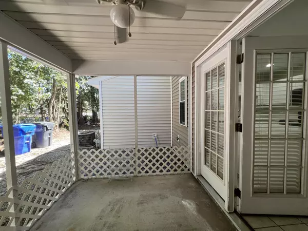 North Charleston, SC 29406,8064 Shadow Oak Dr