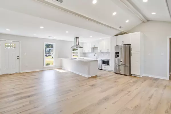 North Charleston, SC 29418,5031 Foxwood Dr