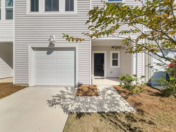 Charleston, SC 29418,8014 Reagan Way