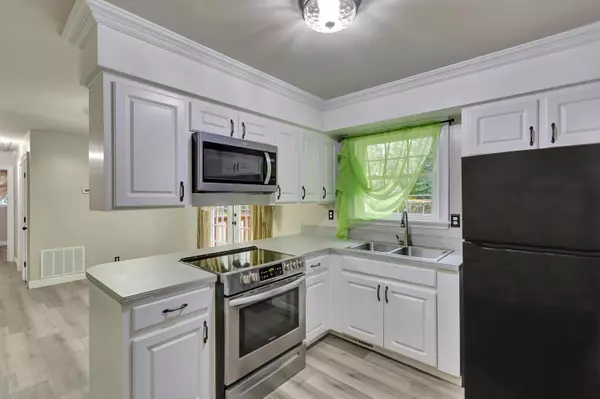 Moncks Corner, SC 29461,417 Joy Dr