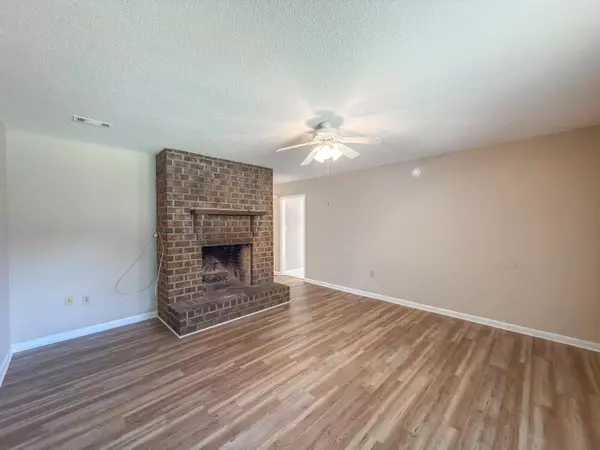 North Charleston, SC 29418,7778 Mcknight St