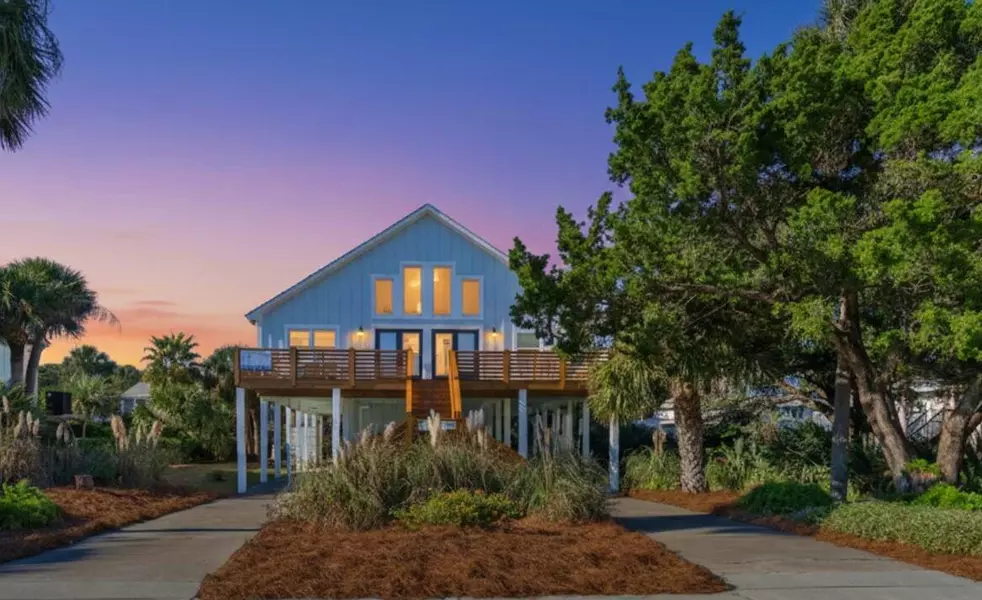 1303 Palmetto Blvd, Edisto Beach, SC 29438