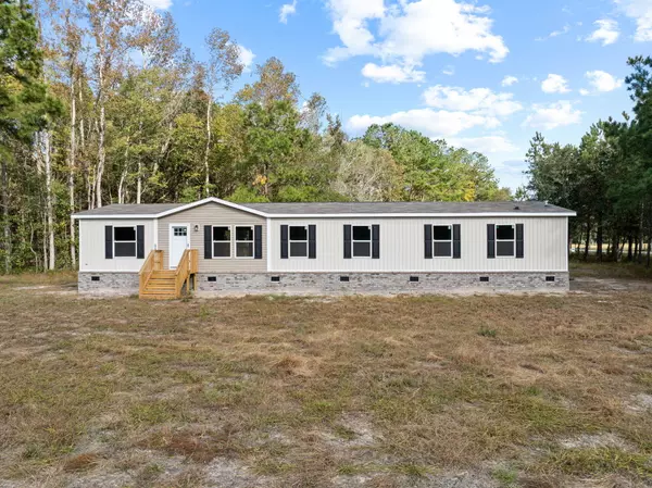 526 Limestone Rd, Harleyville, SC 29448