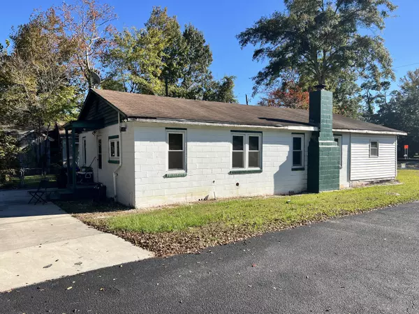 Summerville, SC 29483,935 W Luke Ave Ave