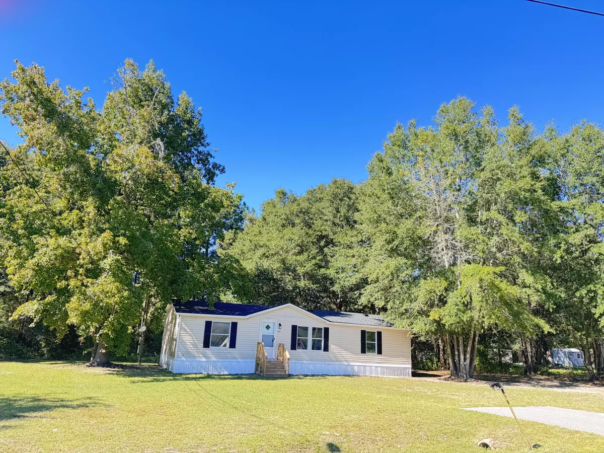 Walterboro, SC 29488,207 Coot Ln