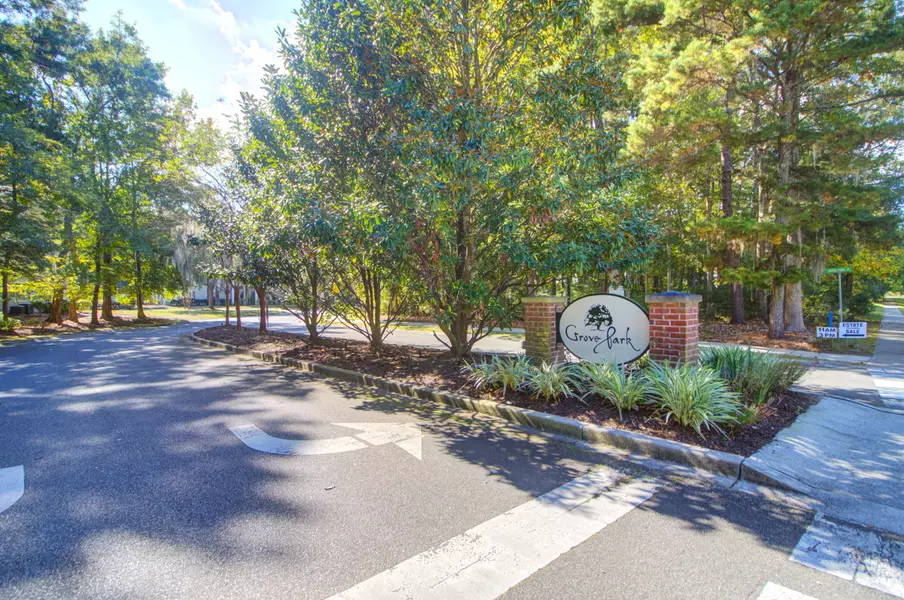 1305 Grove Park Dr, Charleston, SC 29414