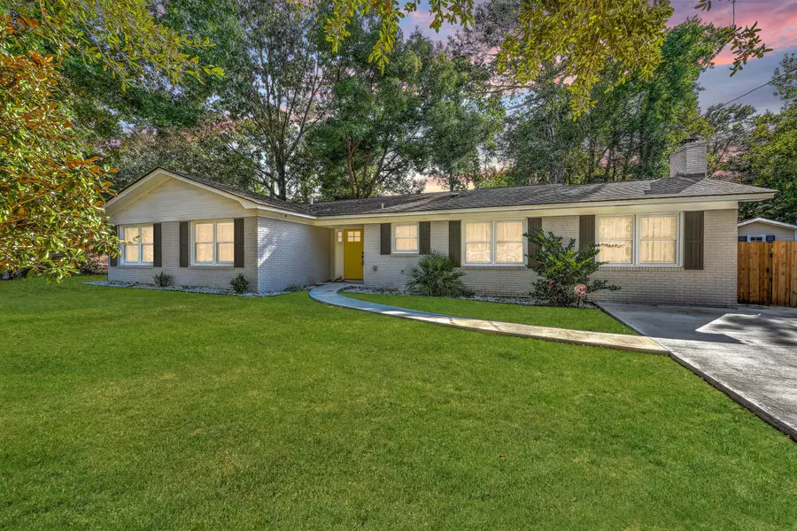 2477 Swallow Dr, Charleston, SC 29414