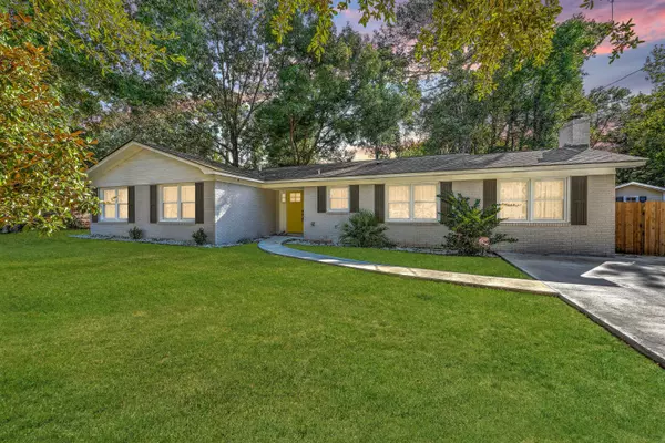 2477 Swallow Dr, Charleston, SC 29414