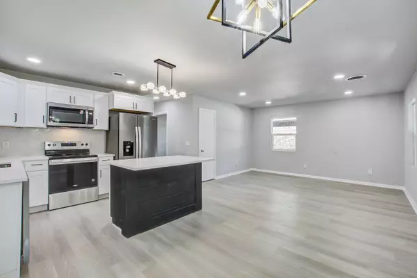 North Charleston, SC 29405,2670 Louise Dr