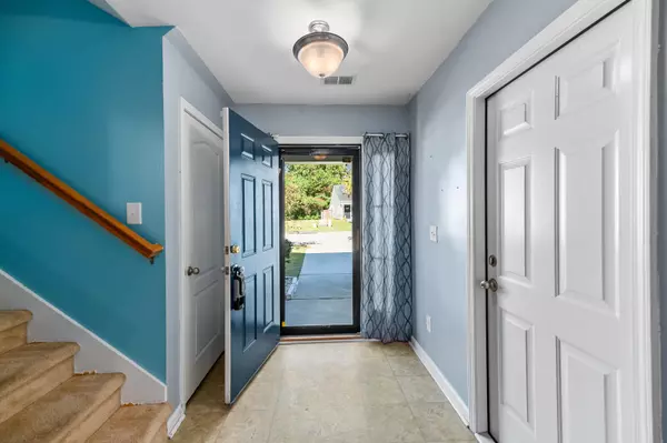 Summerville, SC 29485,421 Savannah River Dr