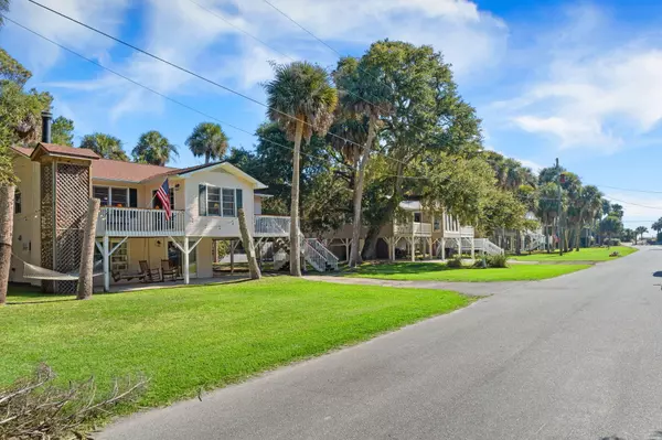 Edisto Island, SC 29438,607 Portia St