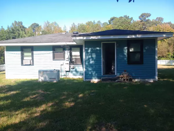 236 Julius Rd, Kingstree, SC 29556