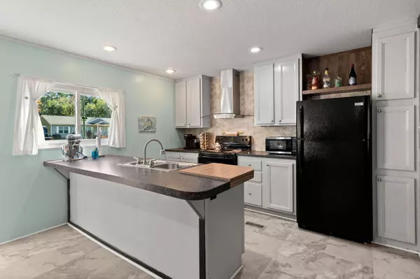 Summerville, SC 29483,109 Major Dr