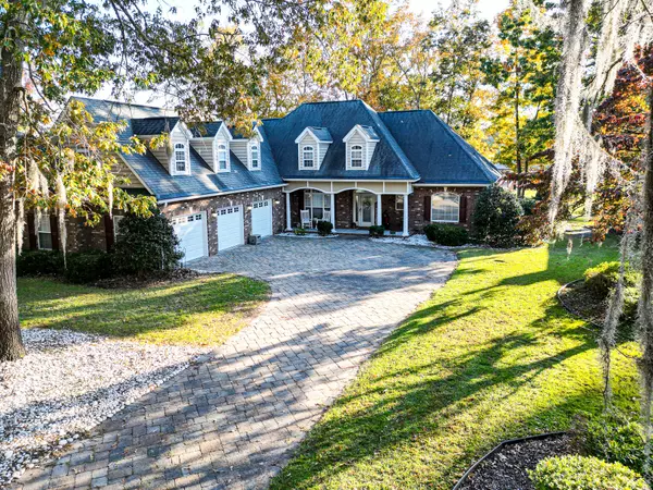 Manning, SC 29102,33 Ridge Lake Dr