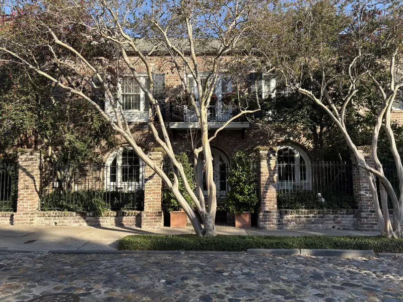 10 S Adgers Wharf, Charleston, SC 29401