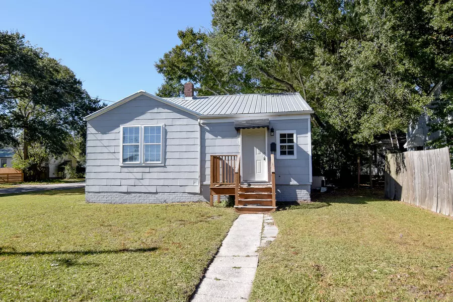 2124 Captain Ave, North Charleston, SC 29405